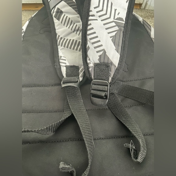 PUMA Full-Size Backpack TONS of Storage Laptop Cell Tablet Black White Gray - Picture 9 of 15